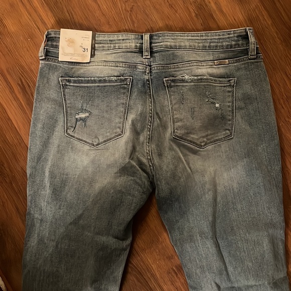 Kancan 15/31 - Picture 5 of 7